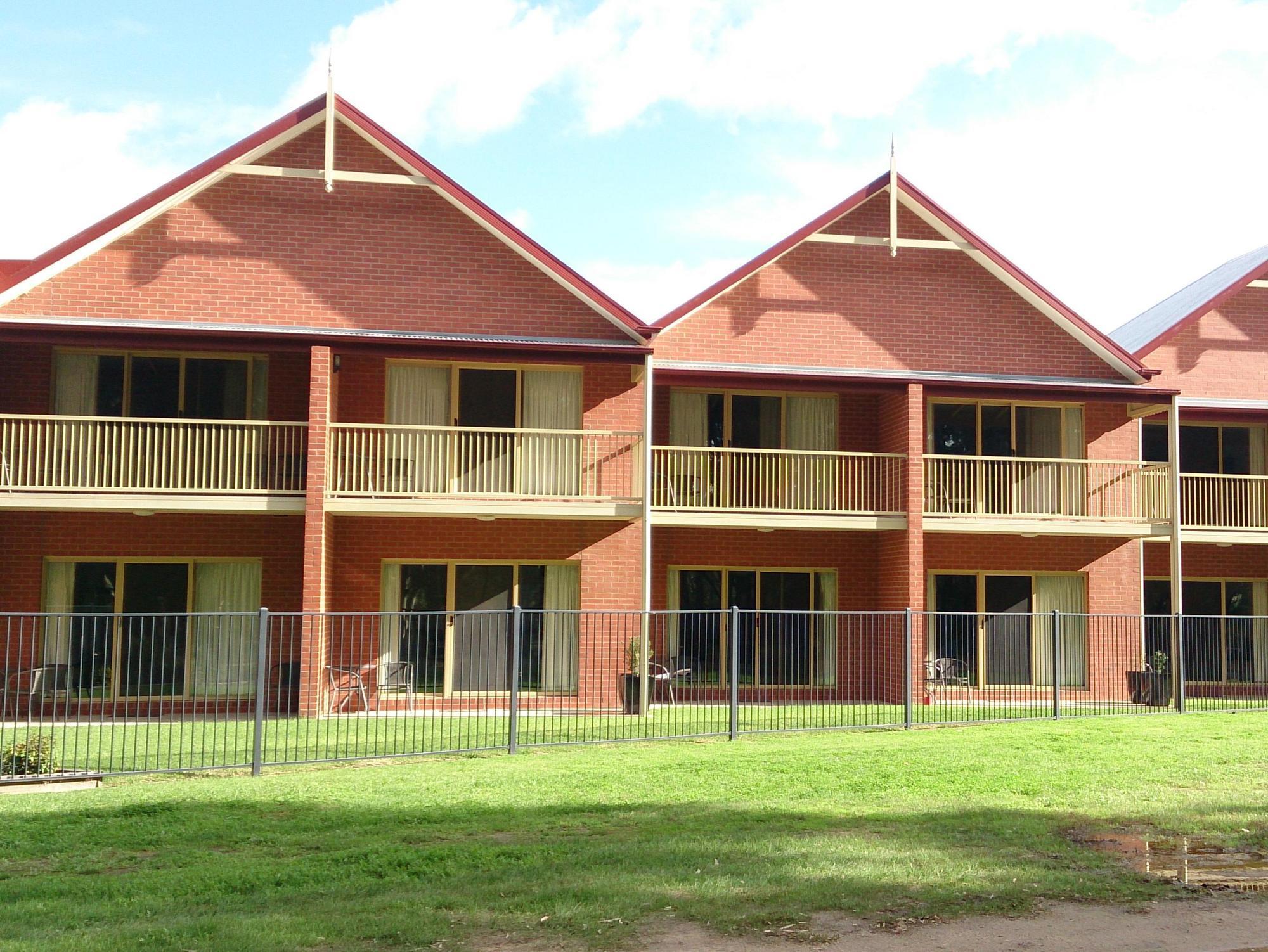 Murray Waters Motor Inn & Apartments Koondrook Kültér fotó